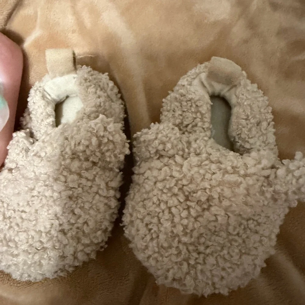 Baby Girl Lot of Shoes & Plush Giraffe Size 0-3